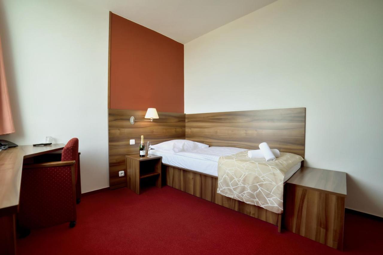 Hotel Palcat Tábor Extérieur photo